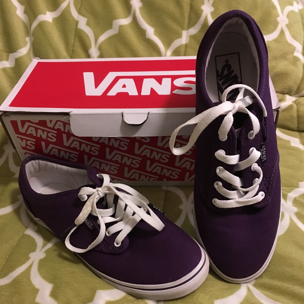 Atwood low Vans size 8